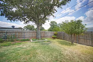 128 Oak Creek St, Jacksboro, TX 76458 - Photo 11