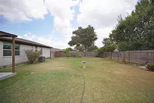 128 Oak Creek St, Jacksboro, TX 76458 - Photo 9