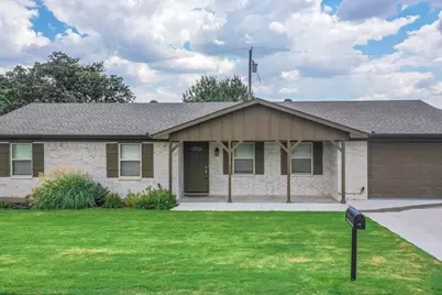 128 Oak Creek Street, Jacksboro, TX 76458 - Photo 1