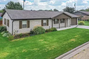 128 Oak Creek St, Jacksboro, TX 76458 - Photo 3