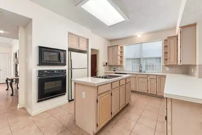534 Winston Street, Grand Prairie, TX 75052 - Photo 9