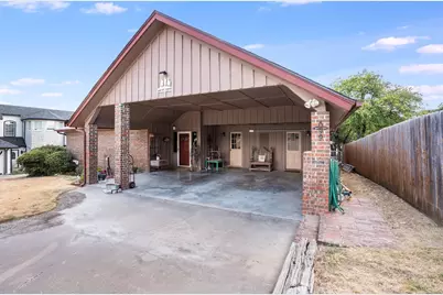 643 S Rough Creek Court, Granbury, TX 76048 - Photo 3