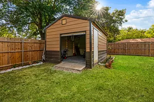 650 Fendley, Blossom, TX 75416 - Photo 17