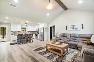 650 Fendley, Blossom, TX 75416 - Photo 3