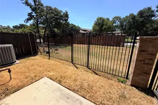 950 Brook Forest Ln, Euless, TX 76039 - Photo 21