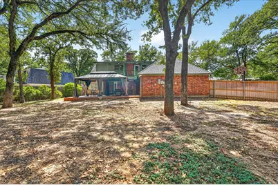1000 Cherry Court, Hurst, TX 76053 - Photo 35