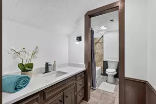 1000 Cherry Ct, Hurst, TX 76053 - Photo 23