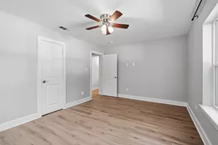 3709 Wildwood Rd, Fort Worth, TX 76107 - Photo 9