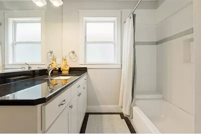 1010 Woodlawn Avenue, Dallas, TX 75208 - Photo 21