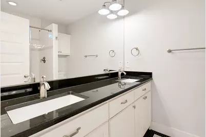 1010 Woodlawn Avenue, Dallas, TX 75208 - Photo 17