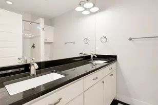 1010 Woodlawn Ave, Dallas, TX 75208 - Photo 17