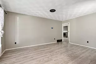 439 Shorewood Dr, Duncanville, TX 75116 - Photo 3