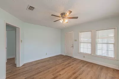 2543 E Ann Arbor Avenue, Dallas, TX 75216 - Photo 7