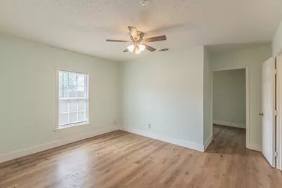 2543 E Ann Arbor Avenue, Dallas, TX 75216 - Photo 23