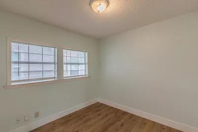 2543 E Ann Arbor Avenue, Dallas, TX 75216 - Photo 13