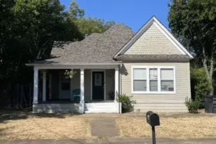 509 N Buffalo Ave, Cleburne, TX 76033 - Photo 1
