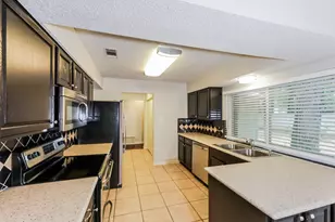 1800 Chittam Dr, Euless, TX 76039 - Photo 5