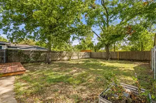 2909 Ryan Pl Dr, Fort Worth, TX 76110 - Photo 33