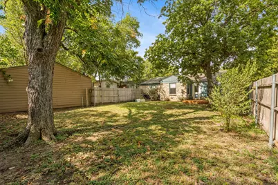 2909 Ryan Place Drive, Fort Worth, TX 76110 - Photo 31