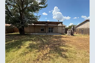 355 Ridgecrest Drive, Saginaw, TX 76179 - Photo 17