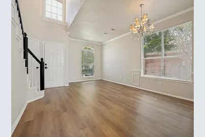 307 Mary Pat Drive, Grand Prairie, TX 75052 - Photo 3