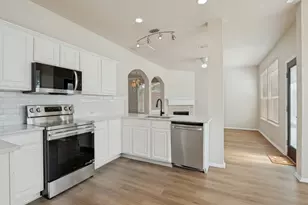 307 Mary Pat Dr, Grand Prairie, TX 75052 - Photo 9