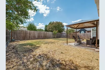 307 Mary Pat Drive, Grand Prairie, TX 75052 - Photo 25