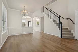 307 Mary Pat Dr, Grand Prairie, TX 75052 - Photo 5