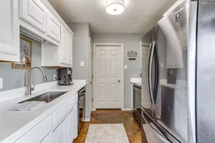 613 E 1st St, Weatherford, TX 76086 - Photo 9