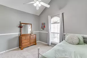 613 E 1st St, Weatherford, TX 76086 - Photo 33