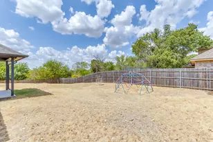 613 E 1st St, Weatherford, TX 76086 - Photo 37