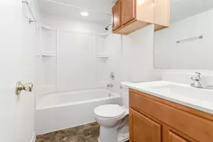 1901 N Fitzhugh Ave, Dallas, TX 75204 - Photo 15