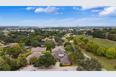 68 Legend Road, Benbrook, TX 76132 - Photo 37