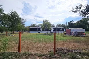 202 W 6th St, Thornton, TX 76687 - Photo 21