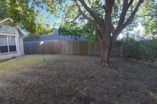 813 Courson Dr, DeSoto, TX 75115 - Photo 3