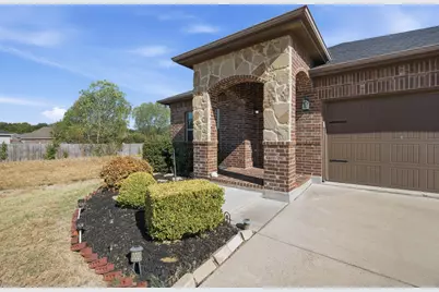7101 Creighton Court, Fort Worth, TX 76120 - Photo 3
