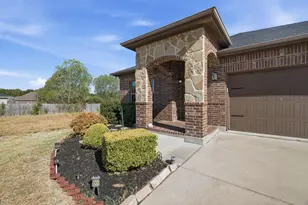7101 Creighton Ct, Fort Worth, TX 76120 - Photo 3