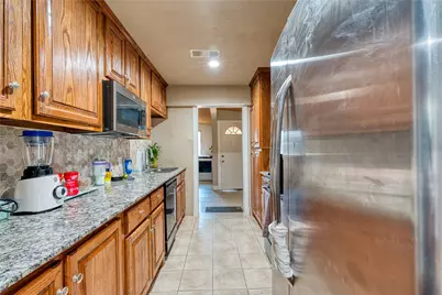813 Iowa Street, Irving, TX 75060 - Photo 15