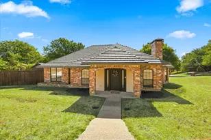 8712 Lake Country Dr, Fort Worth, TX 76179 - Photo 3