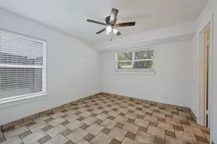 3584 Regal Rd, Fort Worth, TX 76111 - Photo 7