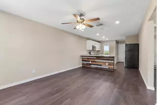 1406 Courtney Pl, Cleburne, TX 76033 - Photo 13