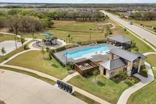305 Laurel Dr, Justin, TX 76247 - Photo 29