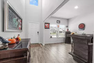 305 Laurel Dr, Justin, TX 76247 - Photo 3