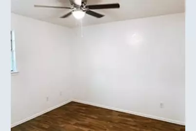 917 Cody Court, River Oaks, TX 76114 - Photo 5