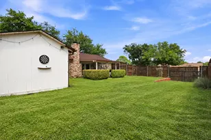 216 Old Hickory Dr, Irving, TX 75060 - Photo 33