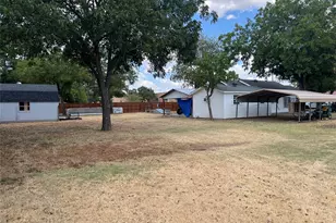 406 Broad St, Nocona, TX 76255 - Photo 23