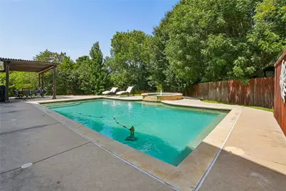 150 Fall Creek, Grapevine, TX 76051 - Photo 9