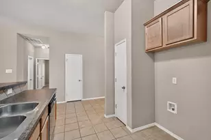 2954 Cowboy Dr, Dallas, TX 75237 - Photo 17