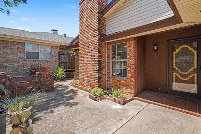 17 Oakmont Court, Pantego, TX 76013 - Photo 5