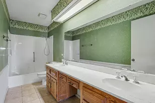 17 Oakmont Ct, Pantego, TX 76013 - Photo 19